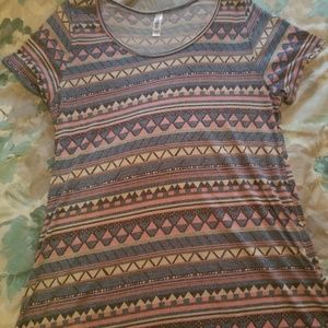 LuLaRoe Tops - Lularoe Classic Tee LuLaRoe Tops - Lularoe Classic Tee